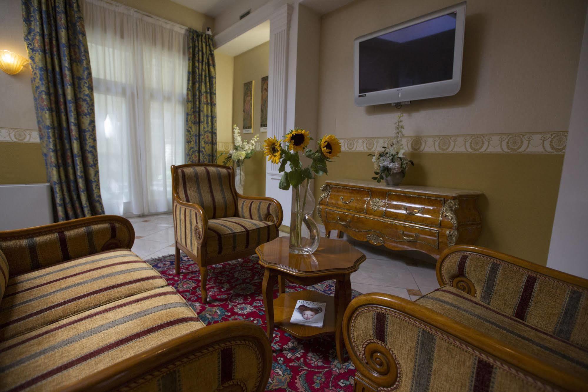 ホテル ティル プラハ エクステリア 写真